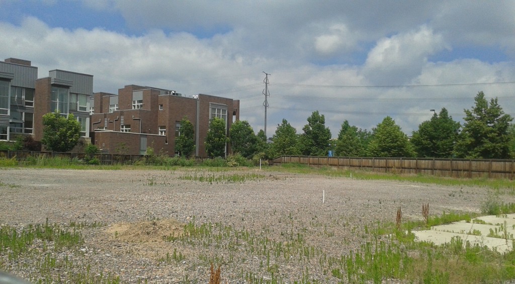 The empty lot at 1800 Little Raven Road recently changed ownership. Photo by Burl Rolett.