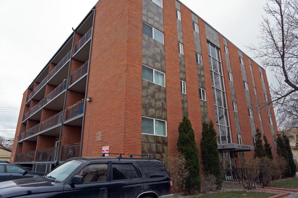 The 6 Lincoln apartment building was recently sold. Photos by Burl Rolett.