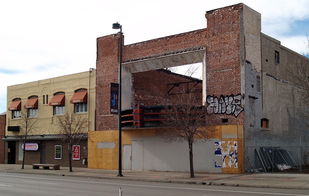 The former Kitty’s South building at 119 S. Broadway. (Aaron Kremer)