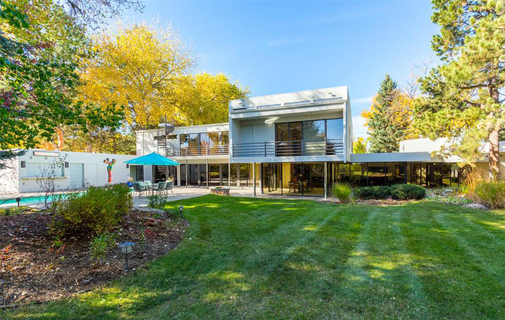 The 12,000-square-foot mid-century modern house was built in 1956. (Courtesy LIV Southeby's)