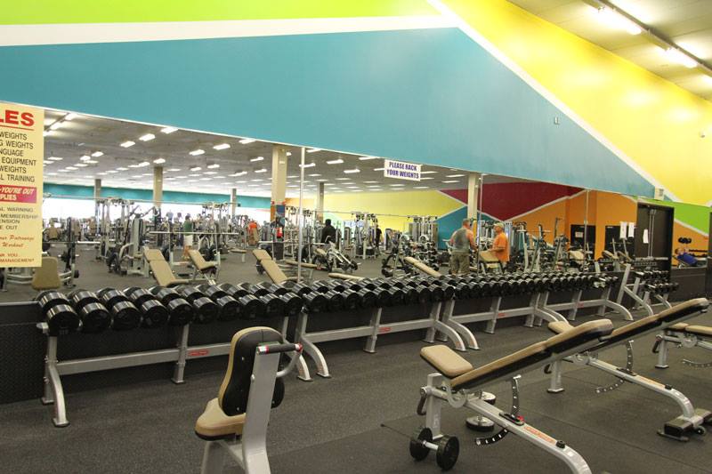 Gym leases former Safeway - BusinessDen