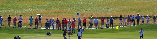 golf tournament crowds