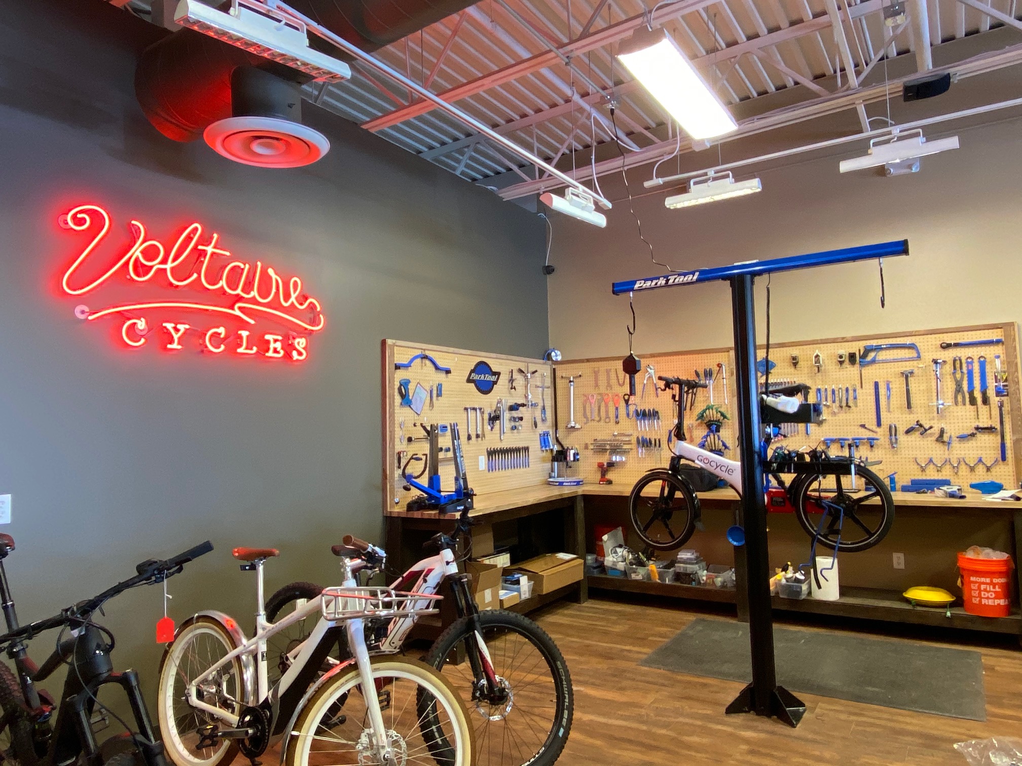 Electric-only bike shop opens in Highlands Ranch - BusinessDen