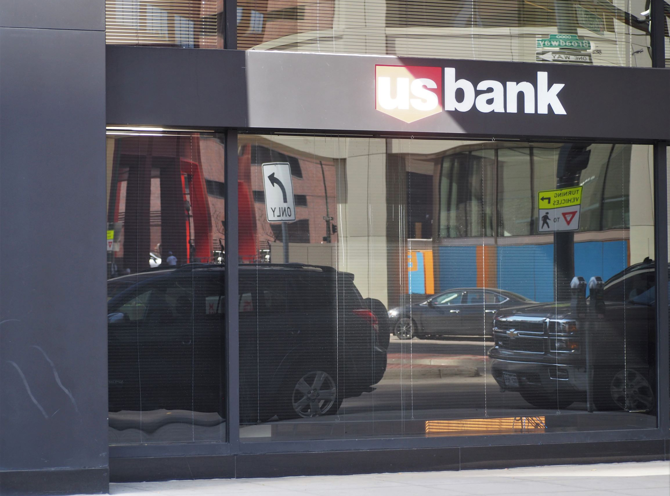 U S Bank Closes Branch At Base Of Downtown Office Tower Businessden