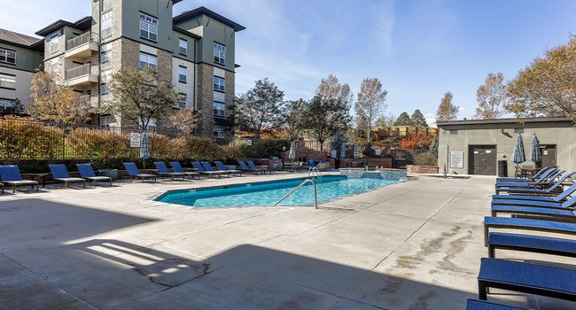 Denver investment group acquires Bell Summit at Flatirons apartments