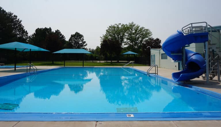 recreation centers near me with a pool