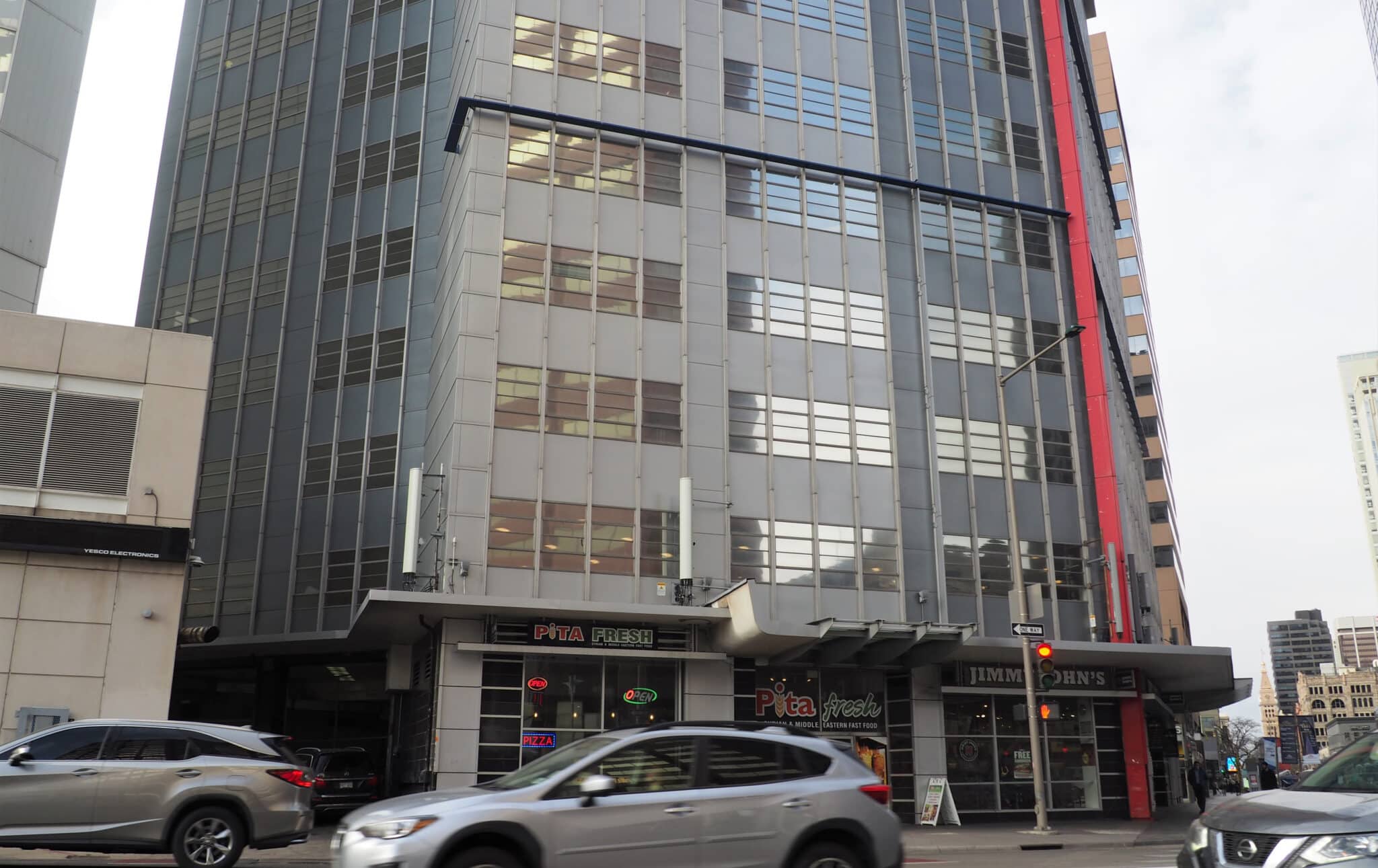 Downtown office tower eyed for residential conversion - BusinessDen