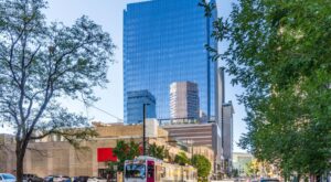 Denver skyscraper lands another law firm