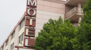 Denver OKs public financing for Denver hotel project
