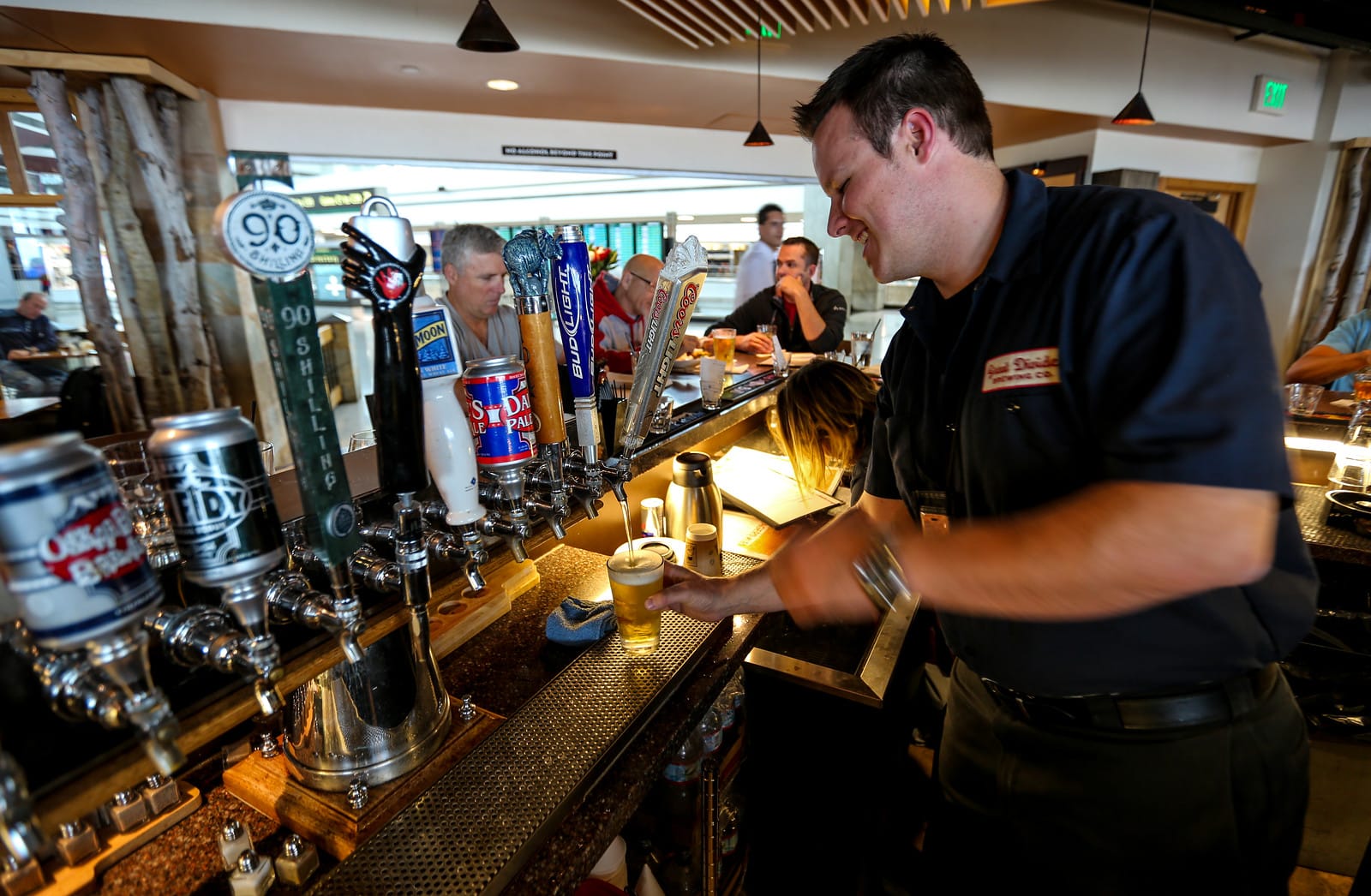 Denver International Airport restaurant has liquor license suspended