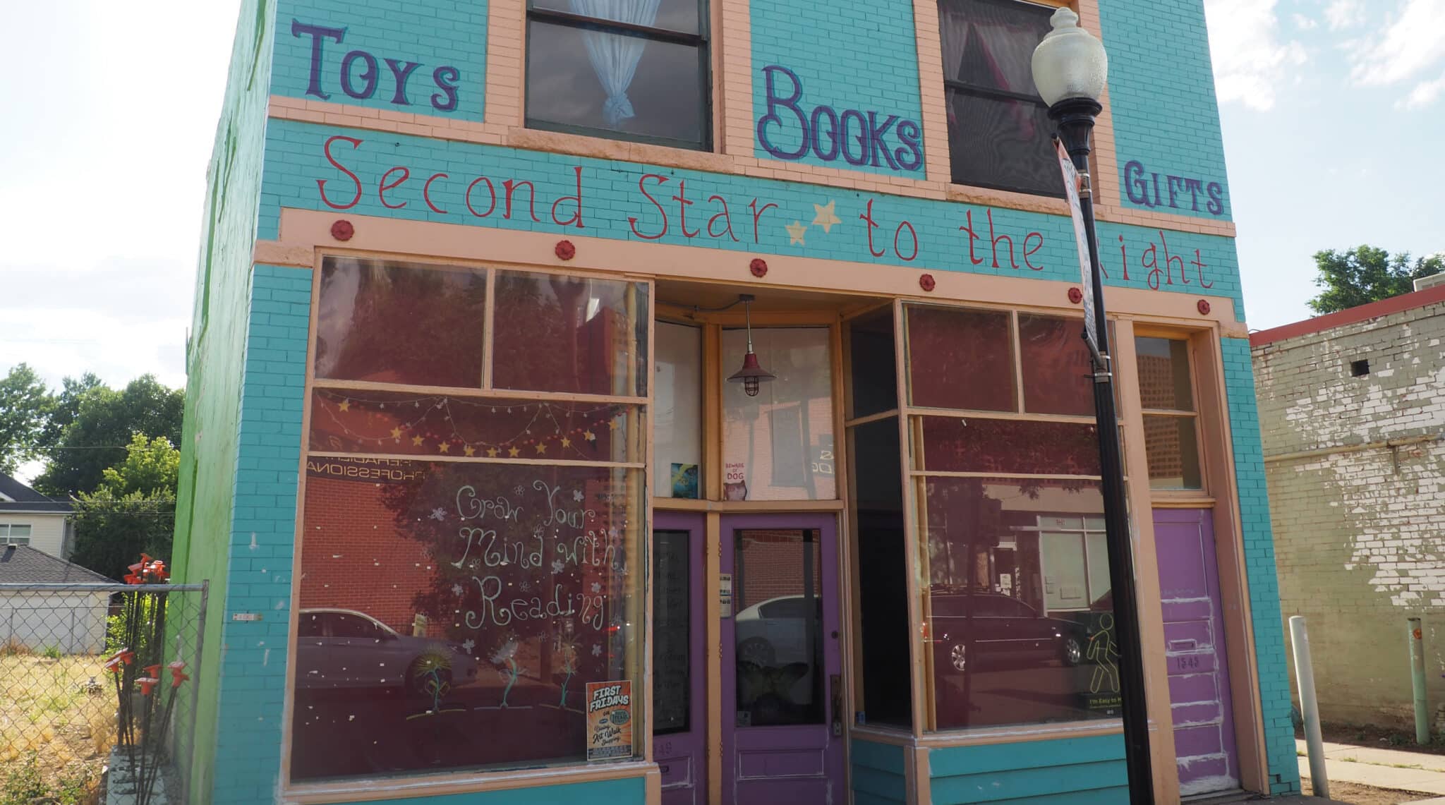 Denver bookstore sells building on Pearl Street